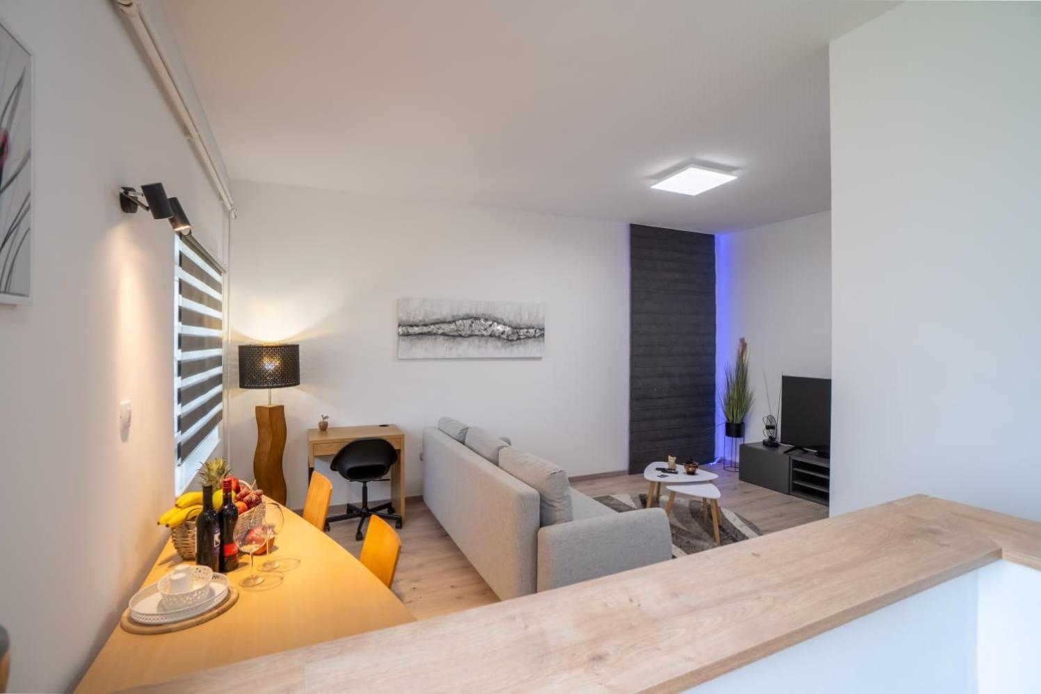 Apartman Mihovil Gospic Bagian luar foto