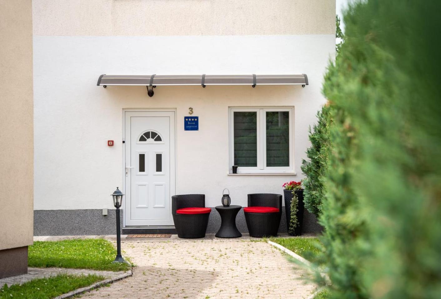 Apartman Mihovil Gospic Bagian luar foto