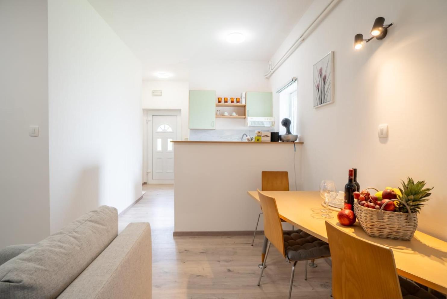Apartman Mihovil Gospic Bagian luar foto